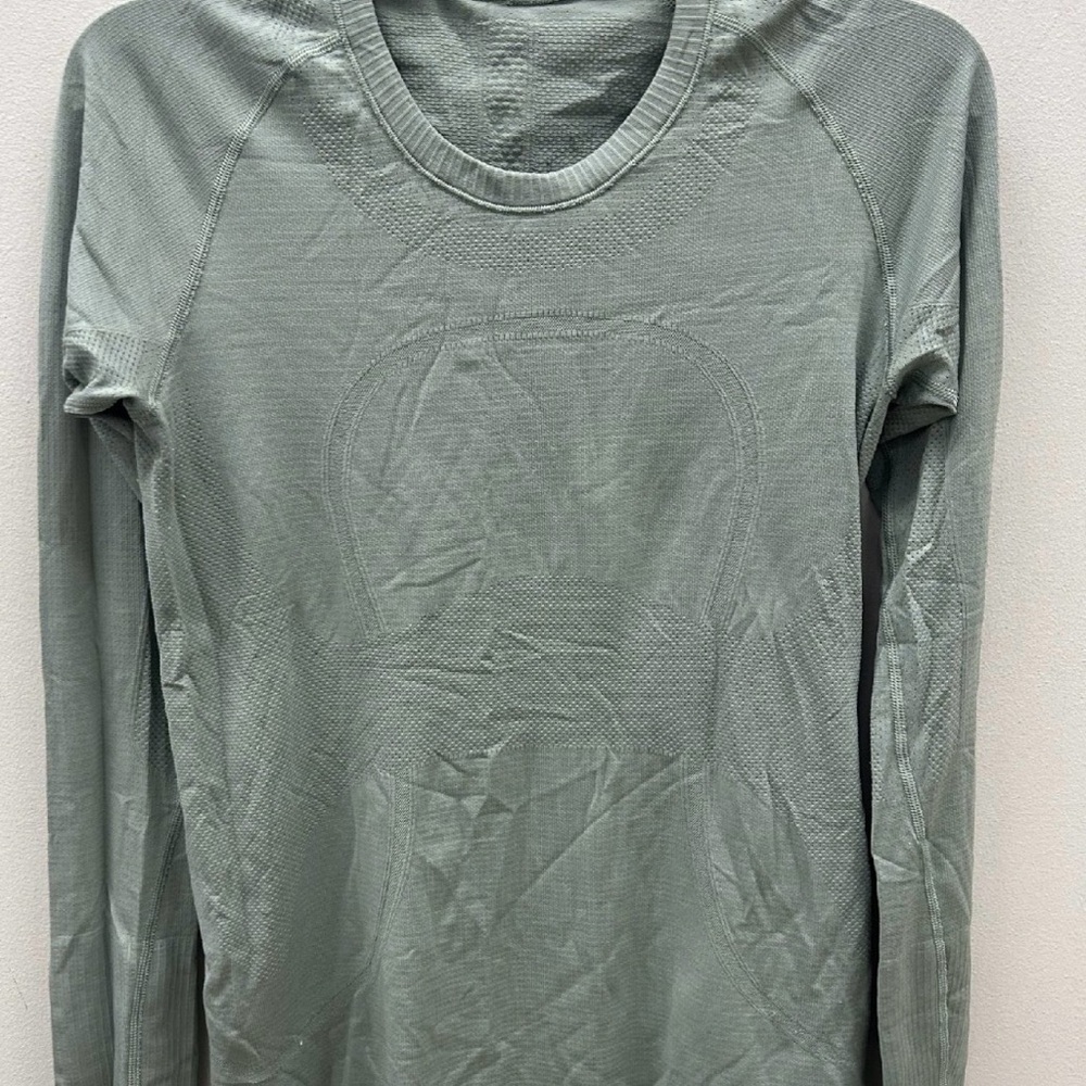 lululemon athletica Long Sleeve Seamless Top in Sage